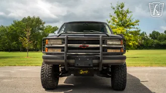 1999 Chevrolet K1500 photo 3