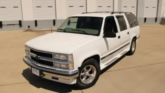 1997 Chevrolet Suburban photo 2