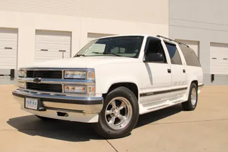 1997 Chevrolet Suburban photo 3