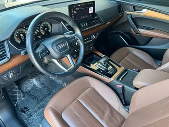 2021 Audi Q5 quattro Premium Plus photo 2