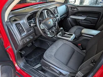 2019 Chevrolet Colorado LT photo 2
