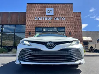 2019 Toyota Camry photo 2