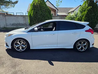 2017 Ford Focus photo 2