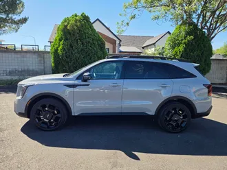 2024 Kia Sorento photo 2