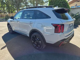 2024 Kia Sorento photo 3