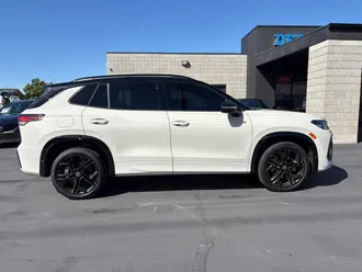 2025 Volkswagen Tiguan photo 4