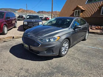 2020 Ford Fusion photo 2