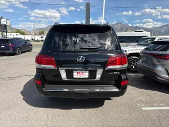 2013 Lexus LX 570 photo 4