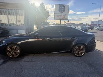 2019 Lexus IS 300 photo 2