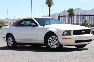 2008 Ford Mustang photo 2
