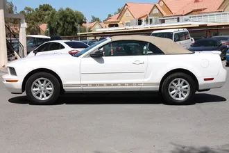 2008 Ford Mustang photo 6