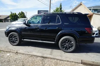 2004 Toyota Sequoia photo 4