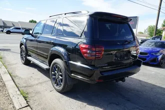 2004 Toyota Sequoia photo 6