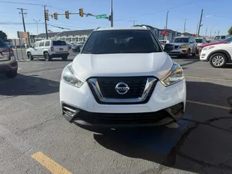 2019 Nissan Kicks photo 2