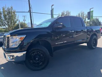 2018 Nissan Titan photo 2