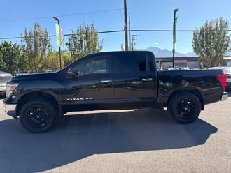 2018 Nissan Titan photo 3