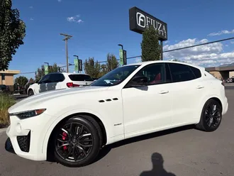 2020 Maserati Levante photo 2