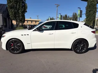 2020 Maserati Levante photo 3
