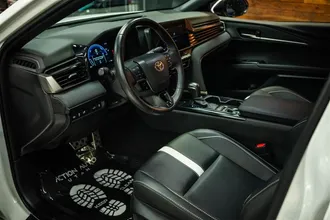2025 TOYOTA CAMRY photo 7