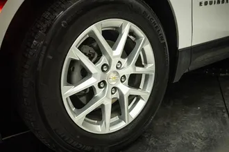 2023 CHEVROLET EQUINOX photo 3