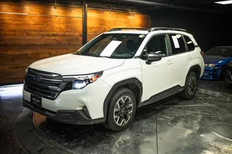 2025 SUBARU FORESTER photo 2
