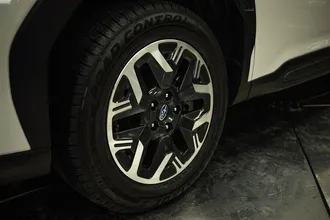 2025 SUBARU FORESTER photo 3