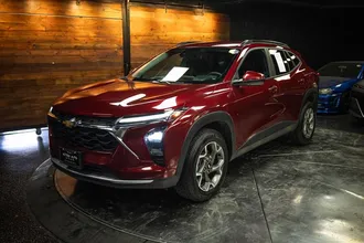 2025 CHEVROLET TRAX photo 2
