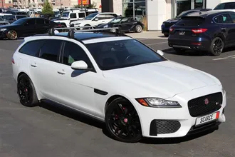 2018 JAGUAR XF photo 2