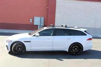 2018 JAGUAR XF photo 5