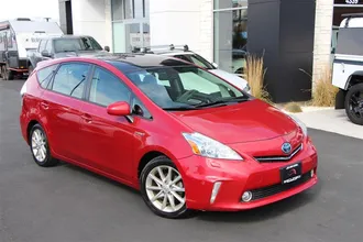 2012 TOYOTA PRIUS V photo 2