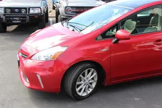 2012 TOYOTA PRIUS V photo 5