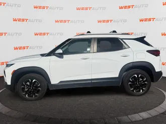 2021 Chevrolet TrailBlazer photo 2