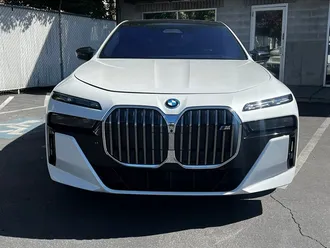 2024 BMW i7 M70 photo 2