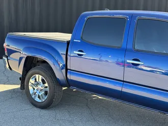 2015 Toyota Tacoma photo 4