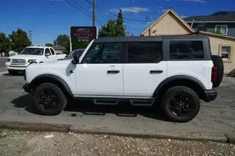 2023 Ford Bronco photo 3