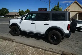 2023 Ford Bronco photo 4