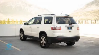 2010 GMC Acadia photo 3