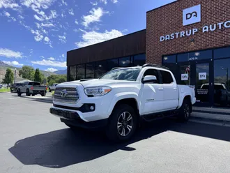 2016 Toyota Tacoma photo 3