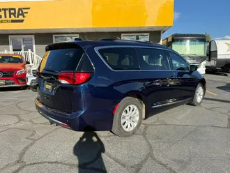 2017 Chrysler Pacifica photo 7