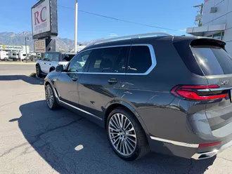 2023 BMW X7 photo 3
