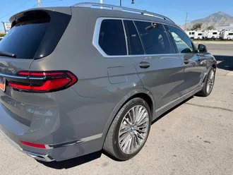 2023 BMW X7 photo 4