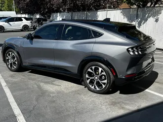 2021 Ford Mustang Mach-E Premium photo 5