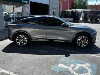 2021 Ford Mustang Mach-E Premium photo 7