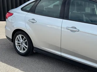2017 Ford Focus photo 4