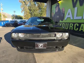 2013 Dodge Challenger photo 2