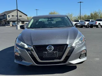2021 Nissan Altima photo 2