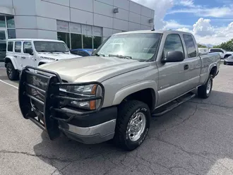 2003 Chevrolet Silverado 2500HD photo 2