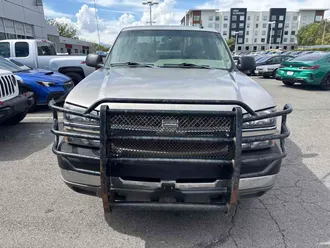 2003 Chevrolet Silverado 2500HD photo 3