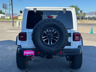 2024 Jeep Wrangler photo 4