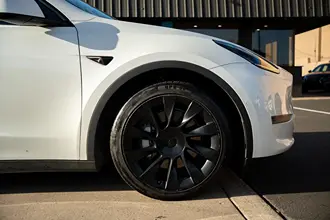 Model Y 4
